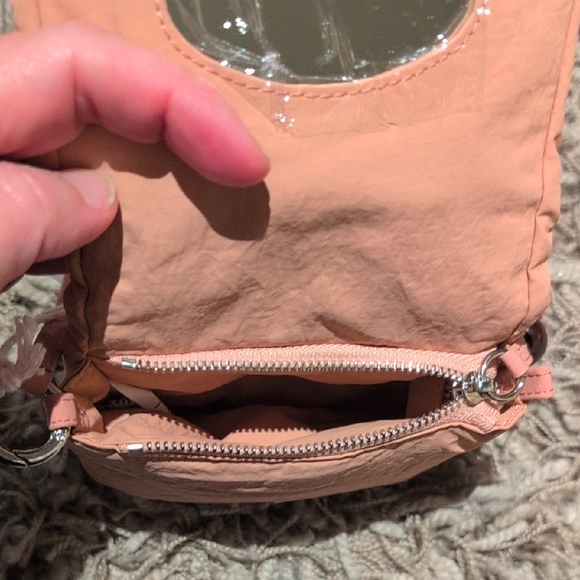 Gisou Peach Cosmetic Bag - Picture 6 of 7